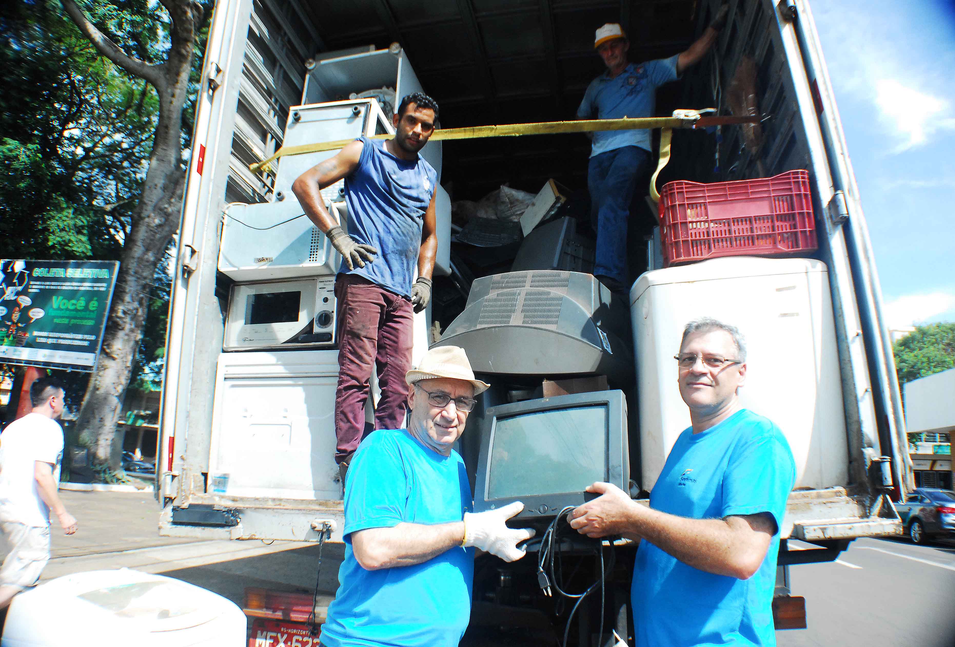 Campanha De Recolhimento De Lixo Eletr Nico Em Santo Ngelo T M Nova